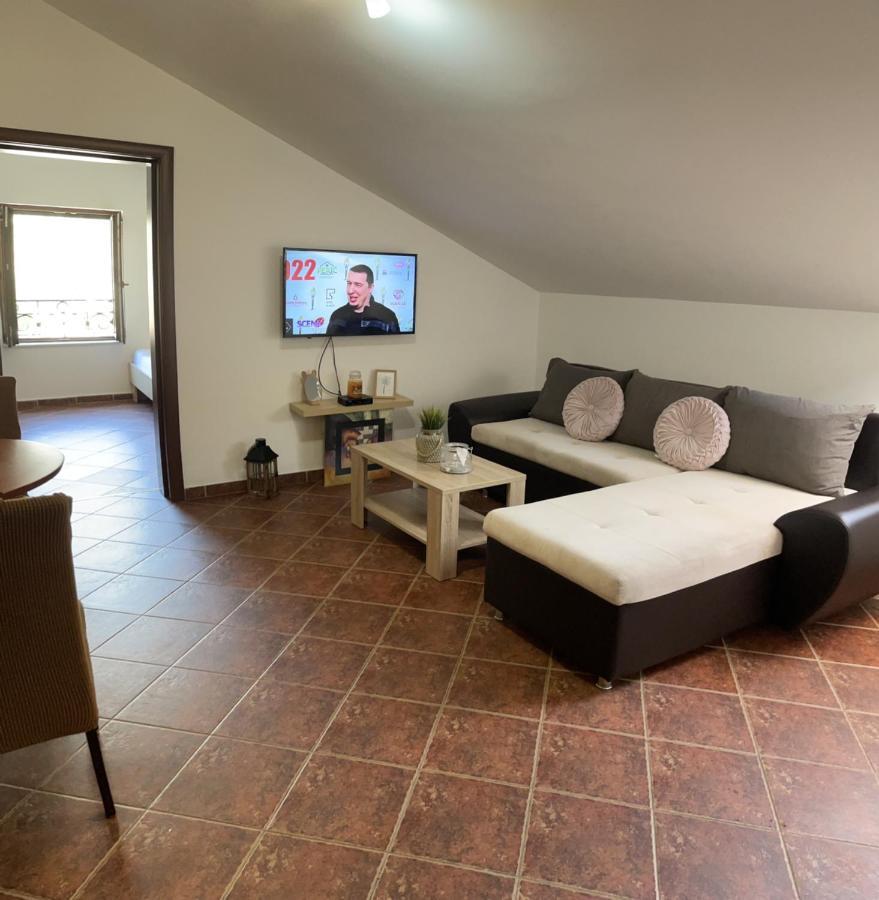 Apartment Atina Kotor Bagian luar foto