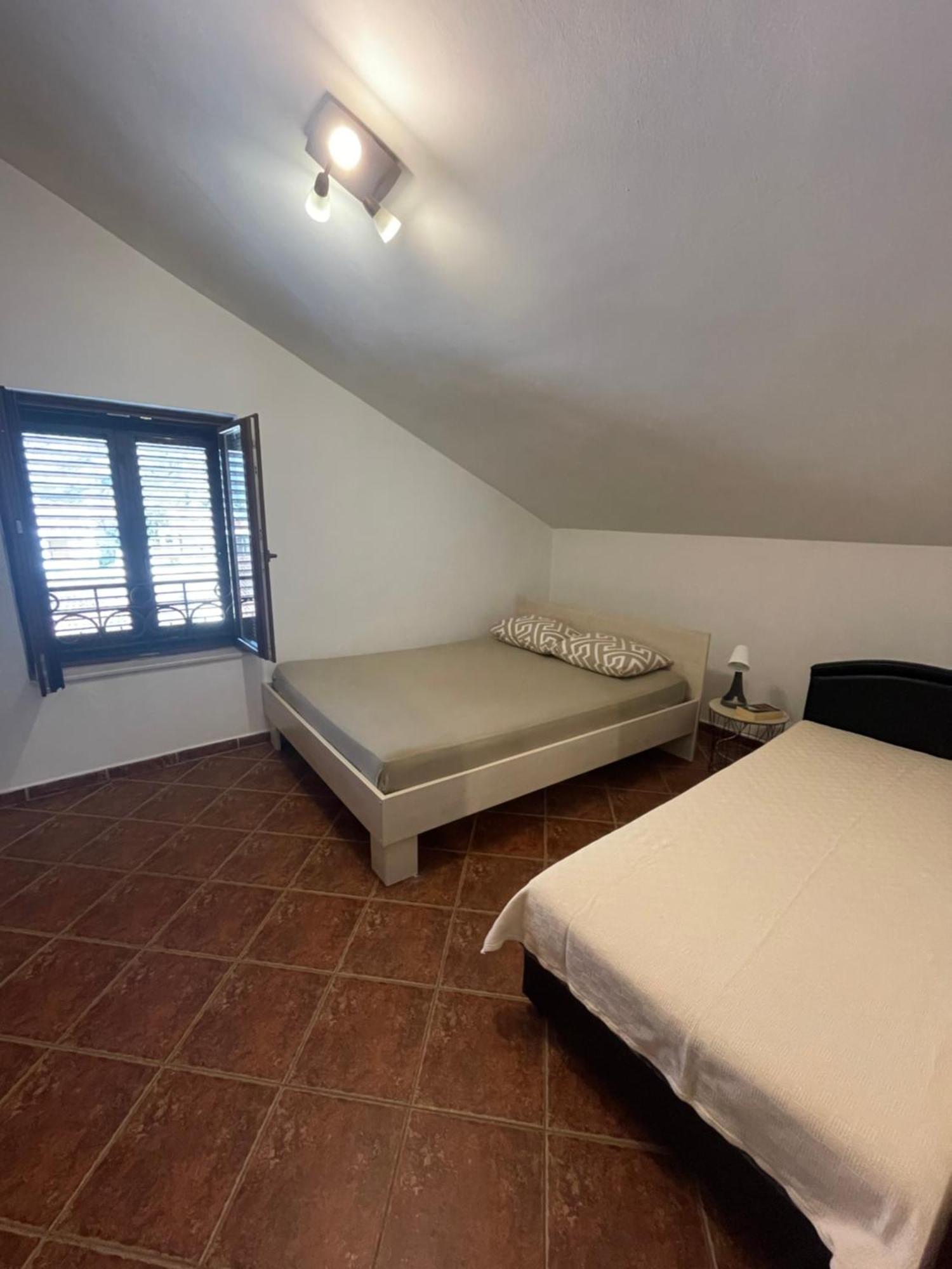 Apartment Atina Kotor Bagian luar foto