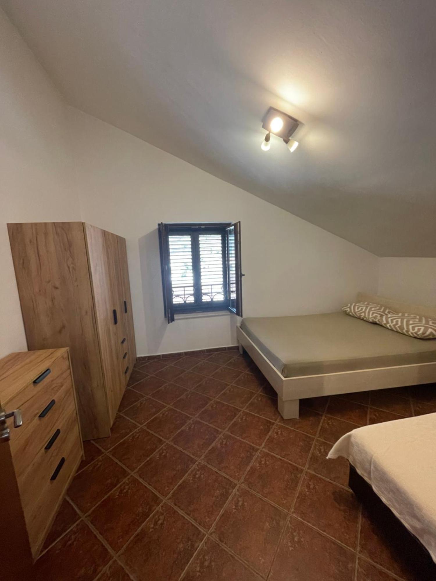 Apartment Atina Kotor Bagian luar foto