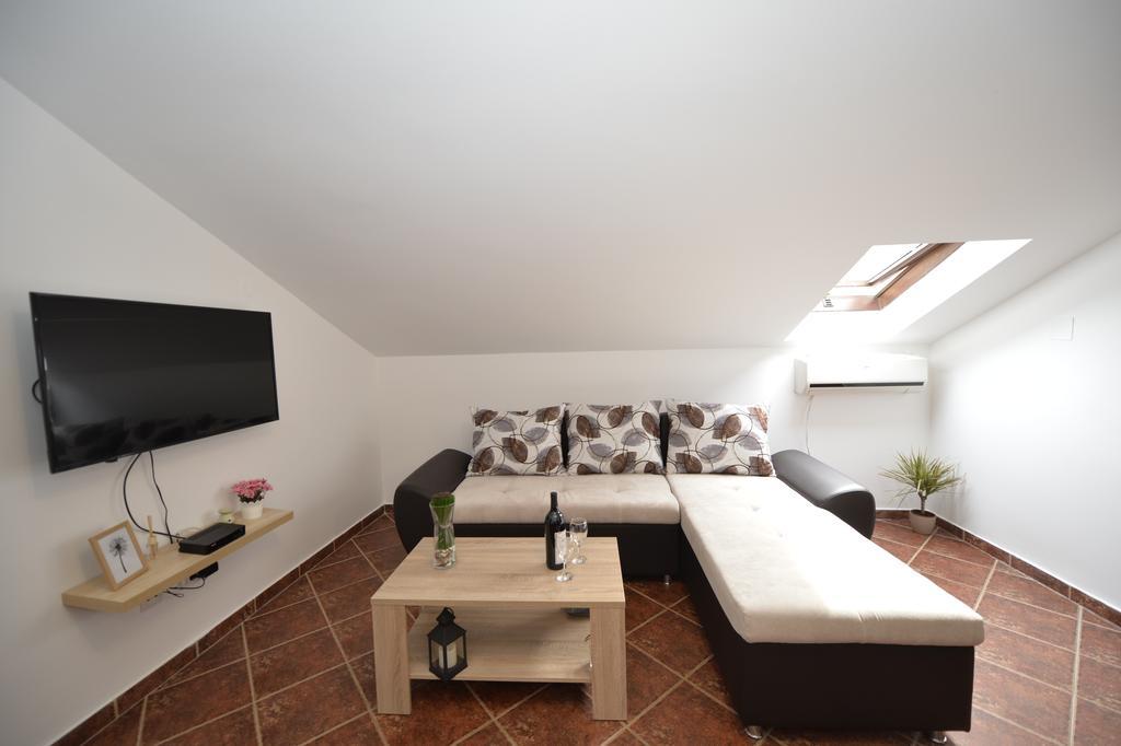 Apartment Atina Kotor Bagian luar foto